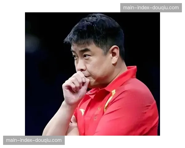 王皓临场指挥男双：强调接发球控制节奏，战术思路意外变“明牌”