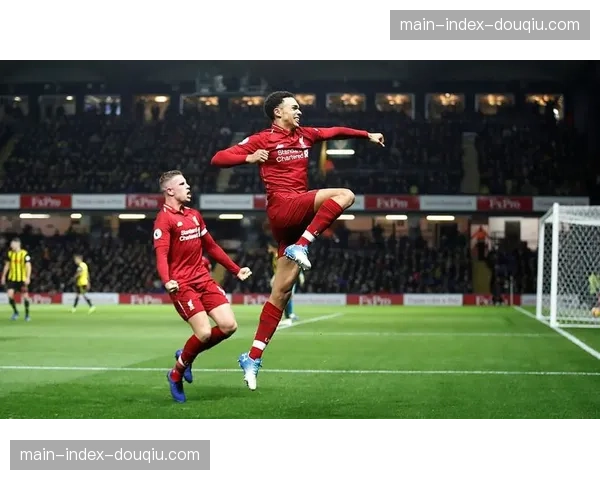 官方：利物浦与副队长阿诺德续约，其长传仍是转换进攻重要武器