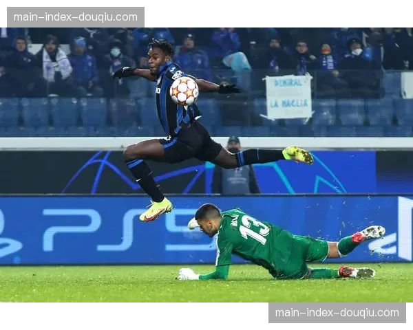 比利亚雷亚尔4-2阿拉维斯,索尔洛特上演帽子戏法。 比利亚雷亚尔4-2阿拉维斯,索尔洛特上演帽子戏法。