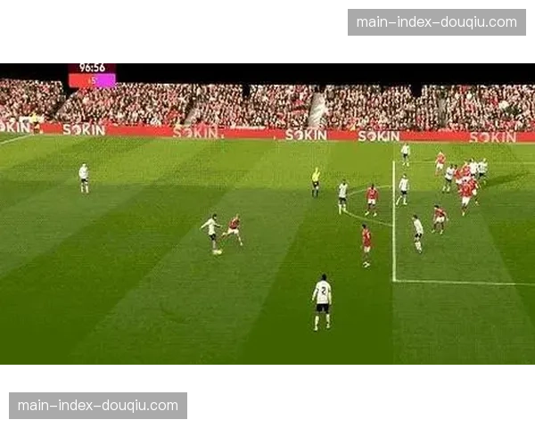 伯纳乌之夜，诺伊尔终场前扑出贝林厄姆必进球后振臂怒吼