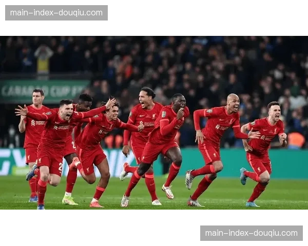 法甲王权归位：解析巴黎圣日耳曼五连胜背后的攻防复苏与恩里克调校