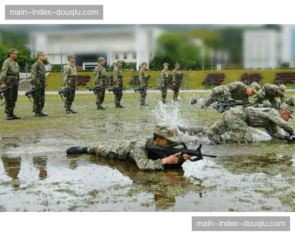 升班马重庆铜梁龙的不败秘诀：战术纪律与战斗精神